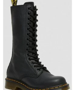 Dr. Martens 1B99 Virginia Boots Black