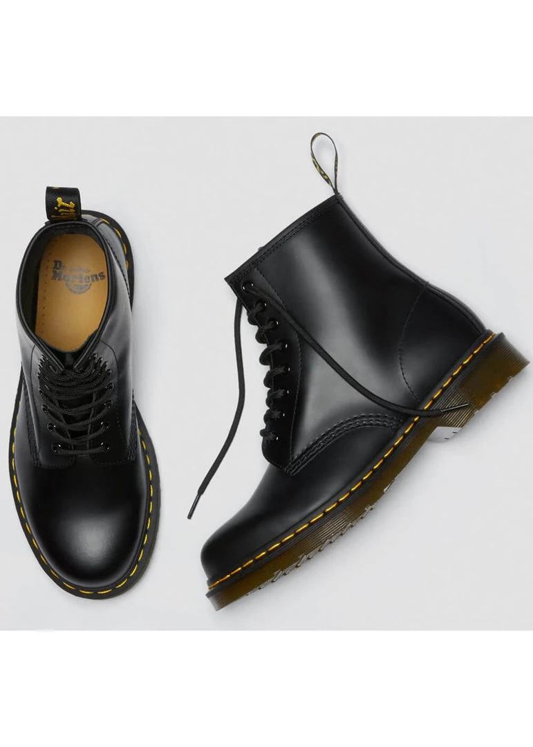 New In Dr. Martens 1460 Smooth Boots Black