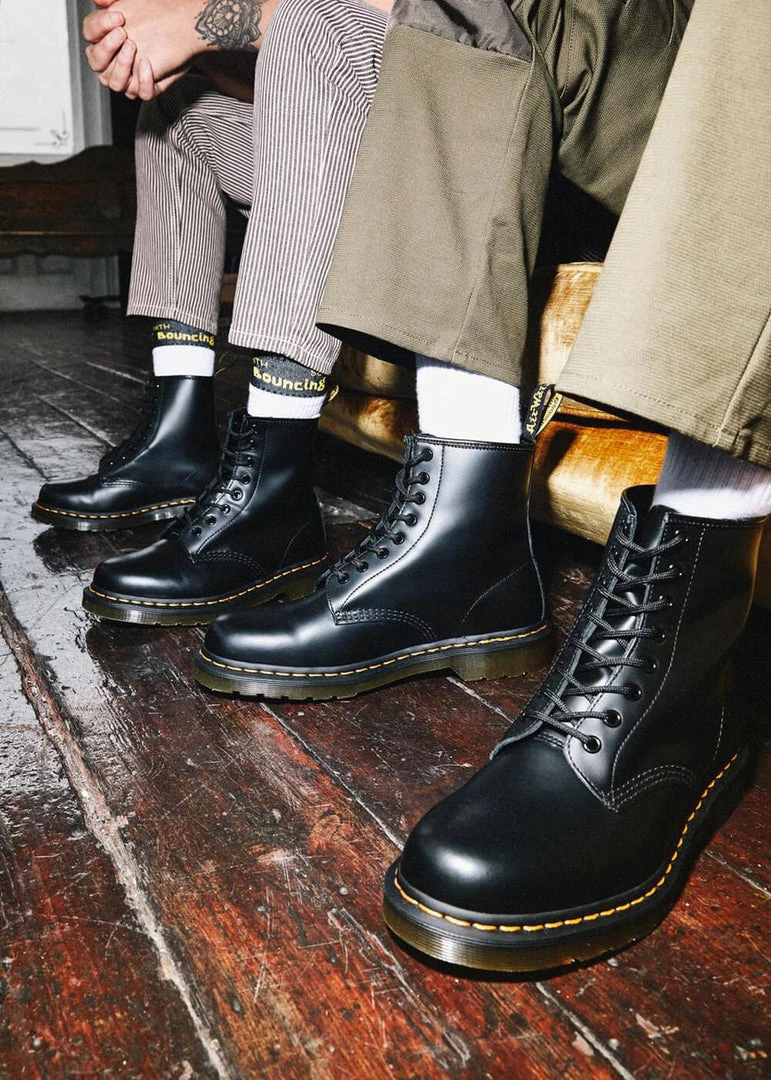 New In Dr. Martens 1460 Smooth Boots Black