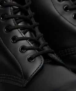 New In Dr. Martens 1460 Smooth Boots Black
