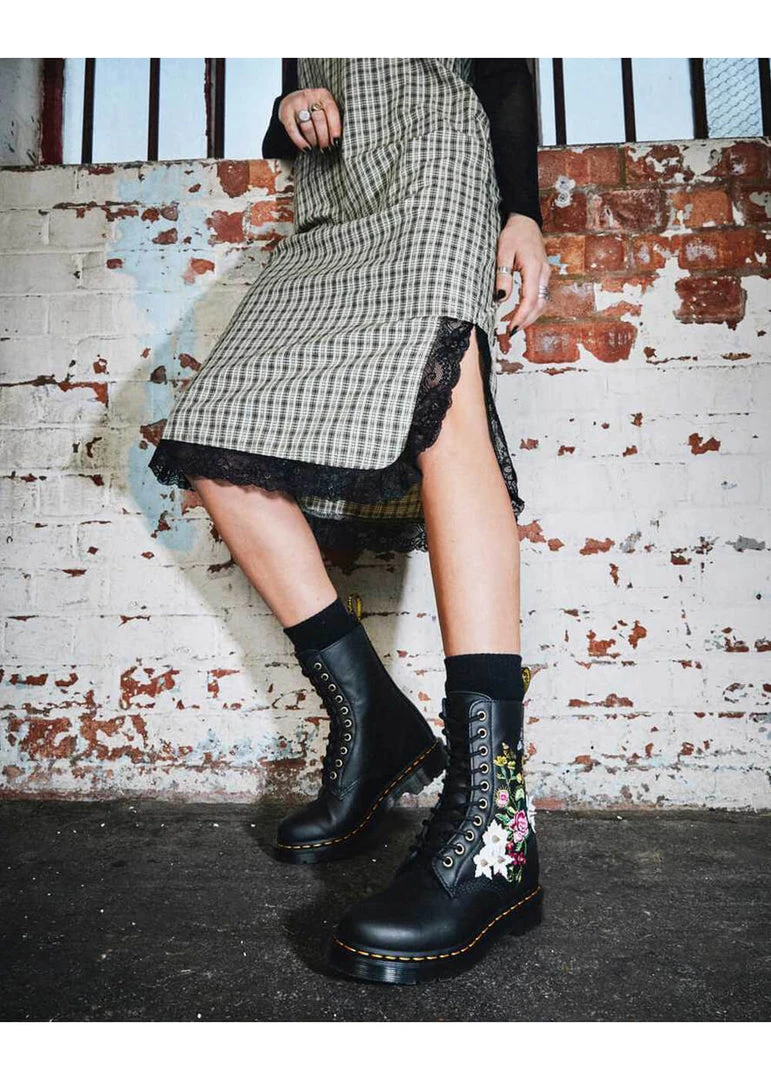 New In Dr. Martens 1490 Bloom Nappa Leather 10-Eyes Boots Black