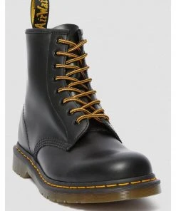 Dr. Martens Round Laces 8 Eyes Brown Yellow