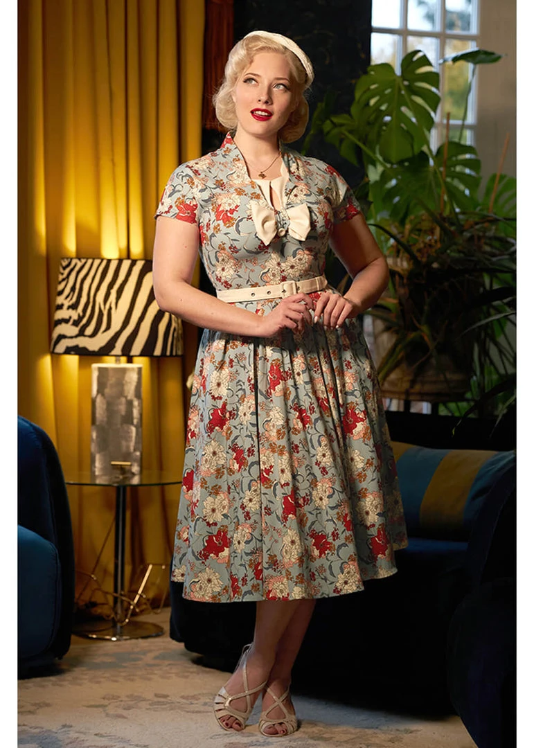 New In Miss Candyfloss Alessandra Regina Floral 50's Swing Dress Sky Blauw