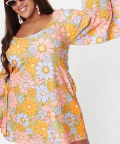 Unique Vintage Smak Parlour Downtown Scene Daisy 60's Shift Dress Green