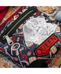 New In Vendula London X Queen Messenger Bag